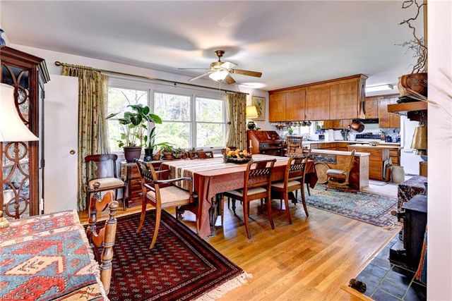 5556 Roanes Wharf RD, Gloucester, VA 23061