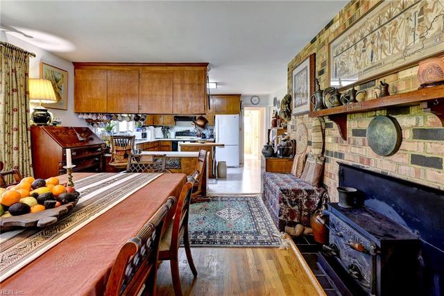 5556 Roanes Wharf RD, Gloucester, VA 23061