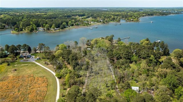 5556 Roanes Wharf RD, Gloucester, VA 23061