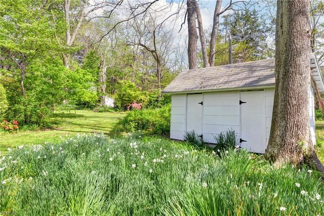 5556 Roanes Wharf RD, Gloucester, VA 23061