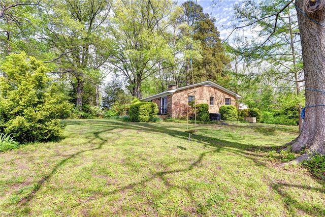 5556 Roanes Wharf RD, Gloucester, VA 23061