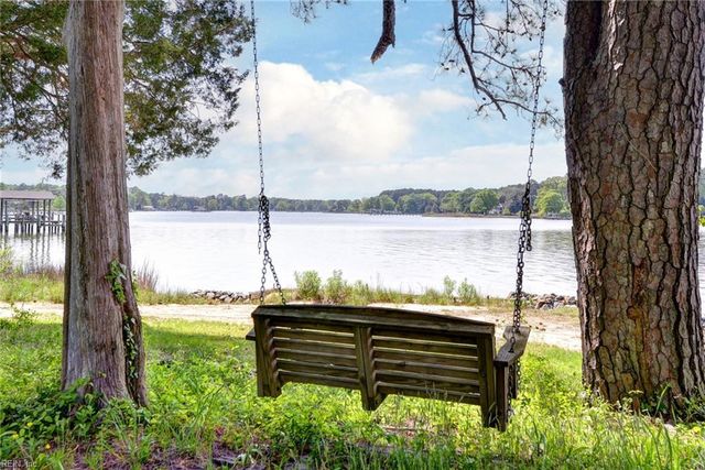 5556 Roanes Wharf RD, Gloucester, VA 23061