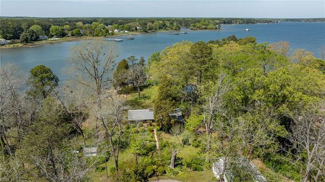 5556 Roanes Wharf RD, Gloucester, VA 23061