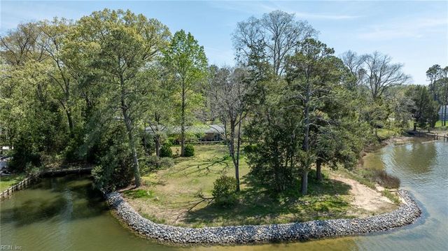 5556 Roanes Wharf RD, Gloucester, VA 23061