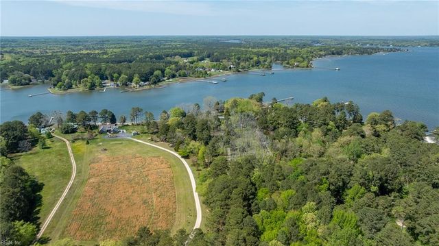 5556 Roanes Wharf RD, Gloucester, VA 23061