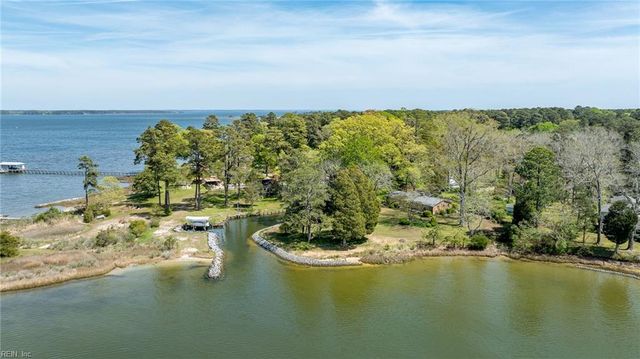 5556 Roanes Wharf RD, Gloucester, VA 23061