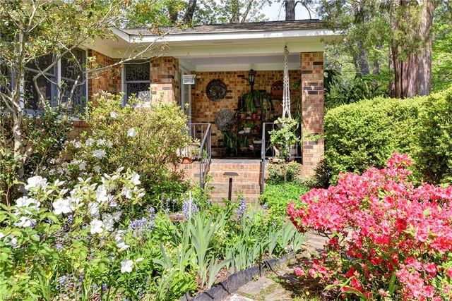 5556 Roanes Wharf RD, Gloucester, VA 23061