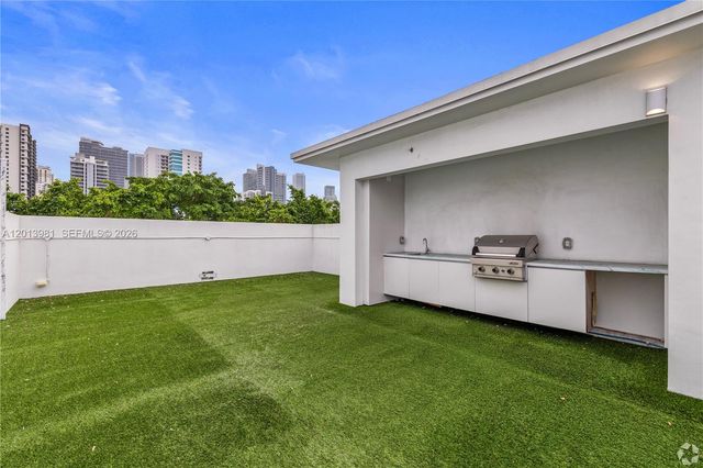 434 SW 10th St A, Miami, FL 33130