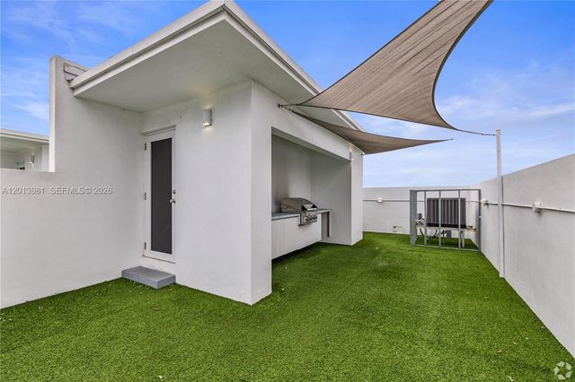 434 SW 10th St A, Miami, FL 33130