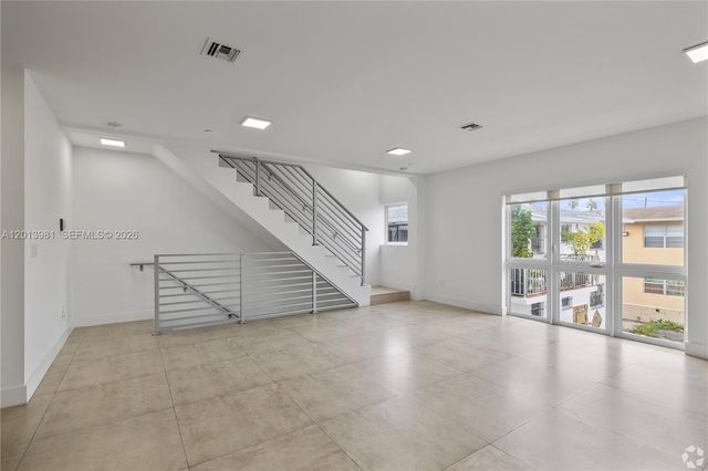 434 SW 10th St A, Miami, FL 33130