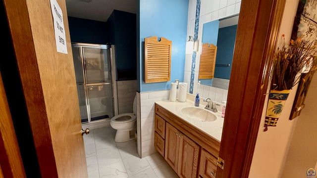 5626 SW Barrington Ct N, Topeka, KS 66614