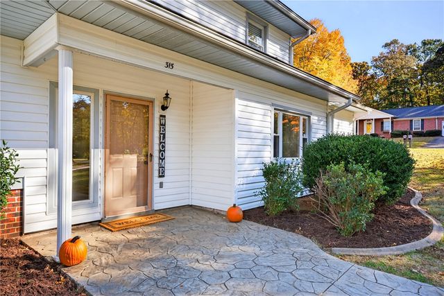 315 Arrowood Circle, Seneca, SC 29672