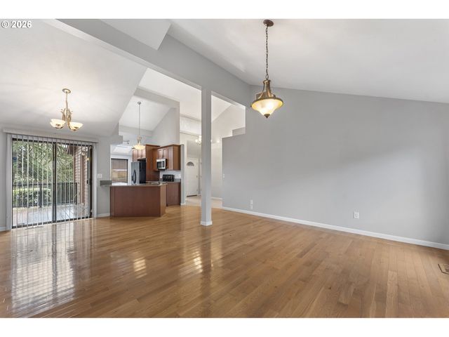 7945 Sw SORRENTO Rd, Beaverton, OR 97008