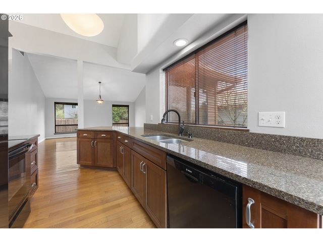 7945 Sw SORRENTO Rd, Beaverton, OR 97008