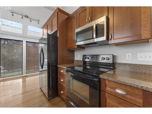 7945 Sw SORRENTO Rd, Beaverton, OR 97008