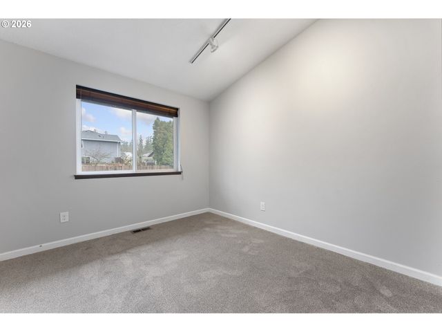 7945 Sw SORRENTO Rd, Beaverton, OR 97008