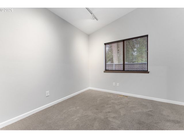 7945 Sw SORRENTO Rd, Beaverton, OR 97008