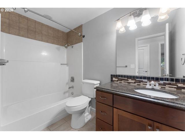 7945 Sw SORRENTO Rd, Beaverton, OR 97008