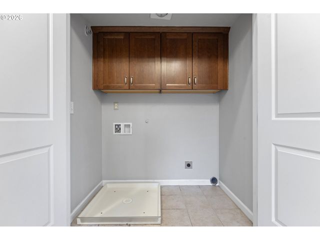 7945 Sw SORRENTO Rd, Beaverton, OR 97008