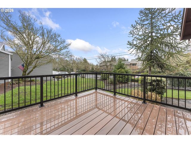 7945 Sw SORRENTO Rd, Beaverton, OR 97008