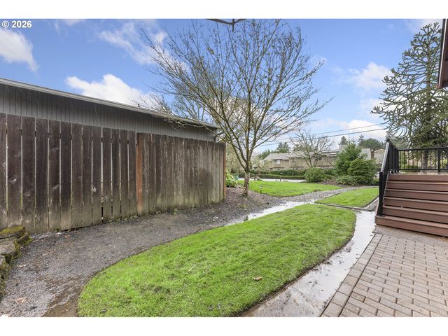 7945 Sw SORRENTO Rd, Beaverton, OR 97008