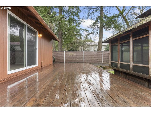 7945 Sw SORRENTO Rd, Beaverton, OR 97008