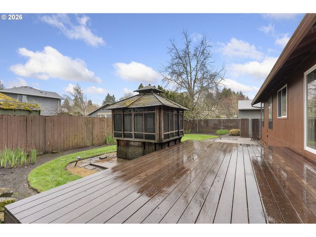 7945 Sw SORRENTO Rd, Beaverton, OR 97008