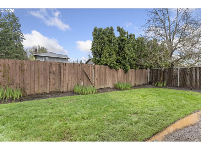 7945 Sw SORRENTO Rd, Beaverton, OR 97008