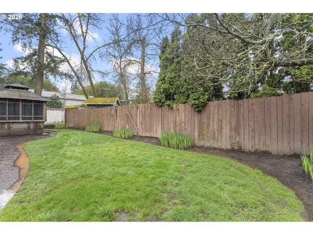 7945 Sw SORRENTO Rd, Beaverton, OR 97008