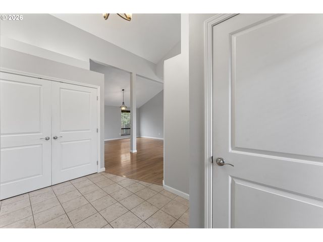 7945 Sw SORRENTO Rd, Beaverton, OR 97008