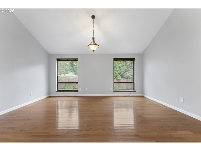 7945 Sw SORRENTO Rd, Beaverton, OR 97008