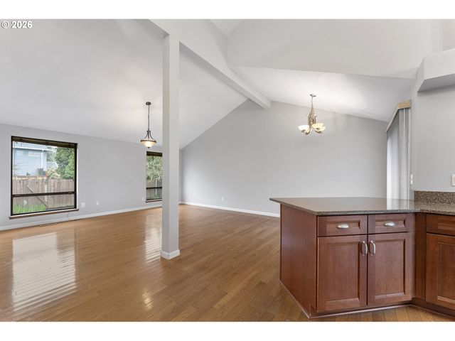 7945 Sw SORRENTO Rd, Beaverton, OR 97008