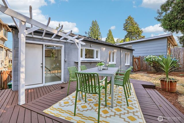 1025 NE 103rd Street, Seattle, WA 98125