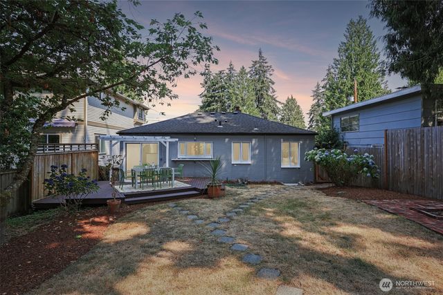 1025 NE 103rd Street, Seattle, WA 98125
