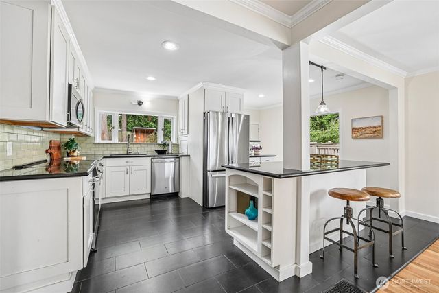 1025 NE 103rd Street, Seattle, WA 98125