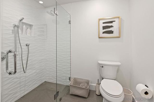 2015 Albatross St, San Diego, CA 92101