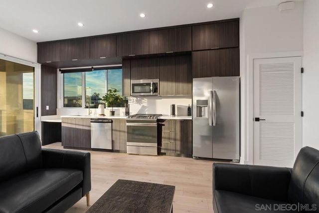 2015 Albatross St, San Diego, CA 92101