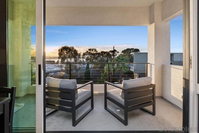 2015 Albatross St, San Diego, CA 92101