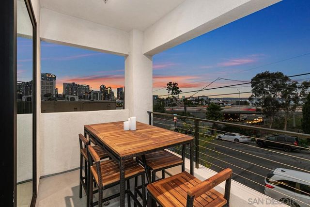 2015 Albatross St, San Diego, CA 92101