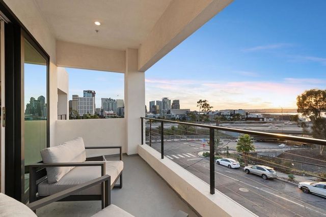 2015 Albatross St, San Diego, CA 92101