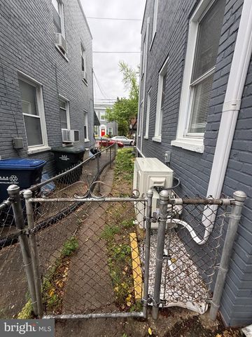 613 ROXBORO PL NW, Washington, DC 20011