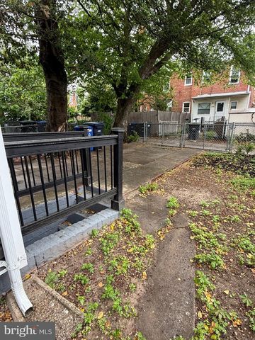 613 ROXBORO PL NW, Washington, DC 20011