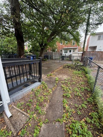 613 ROXBORO PL NW, Washington, DC 20011