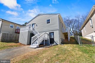620 B ST, Staunton, VA 24401