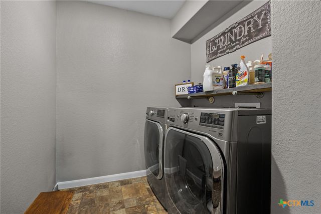 1513 Monte Vista Drive, Lockhart, TX 78644