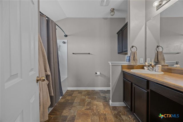 1513 Monte Vista Drive, Lockhart, TX 78644