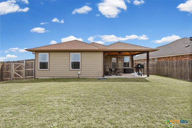 1513 Monte Vista Drive, Lockhart, TX 78644