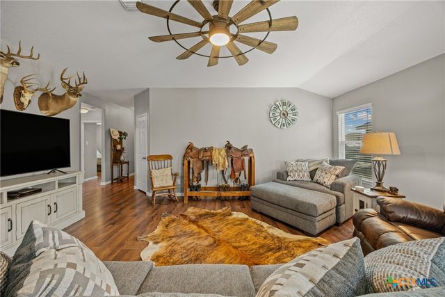 1513 Monte Vista Drive, Lockhart, TX 78644