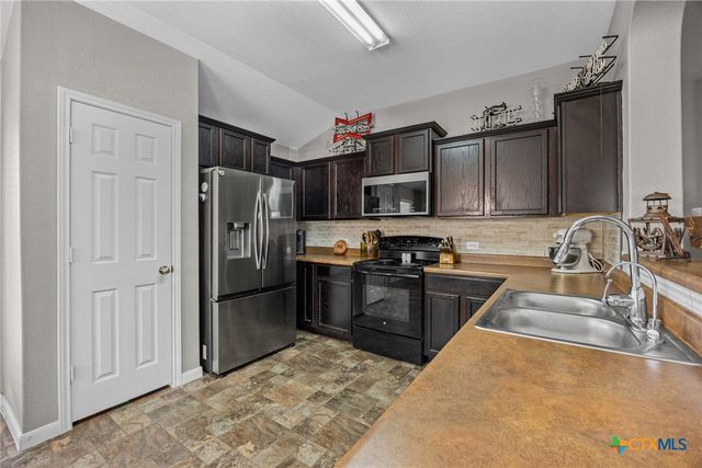 1513 Monte Vista Drive, Lockhart, TX 78644