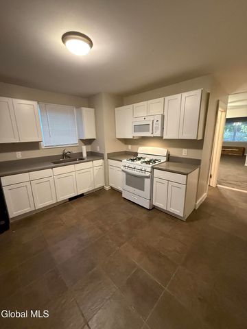 40 Spruce Street, Rensselaer, NY 12144